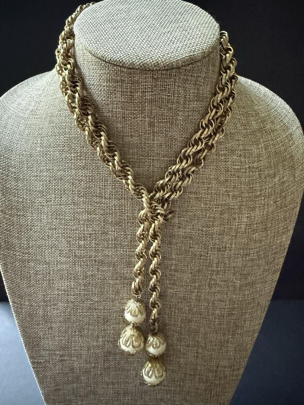 Vintage Judy Lee Lariat Necklace Sautoir Gold Tone Rope Chain White Acrylic